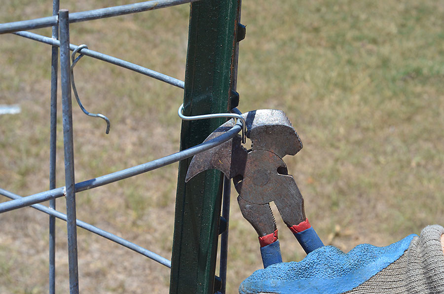 Fencing Plier Multi-purpose Wire fencing tools Build wire QL1211