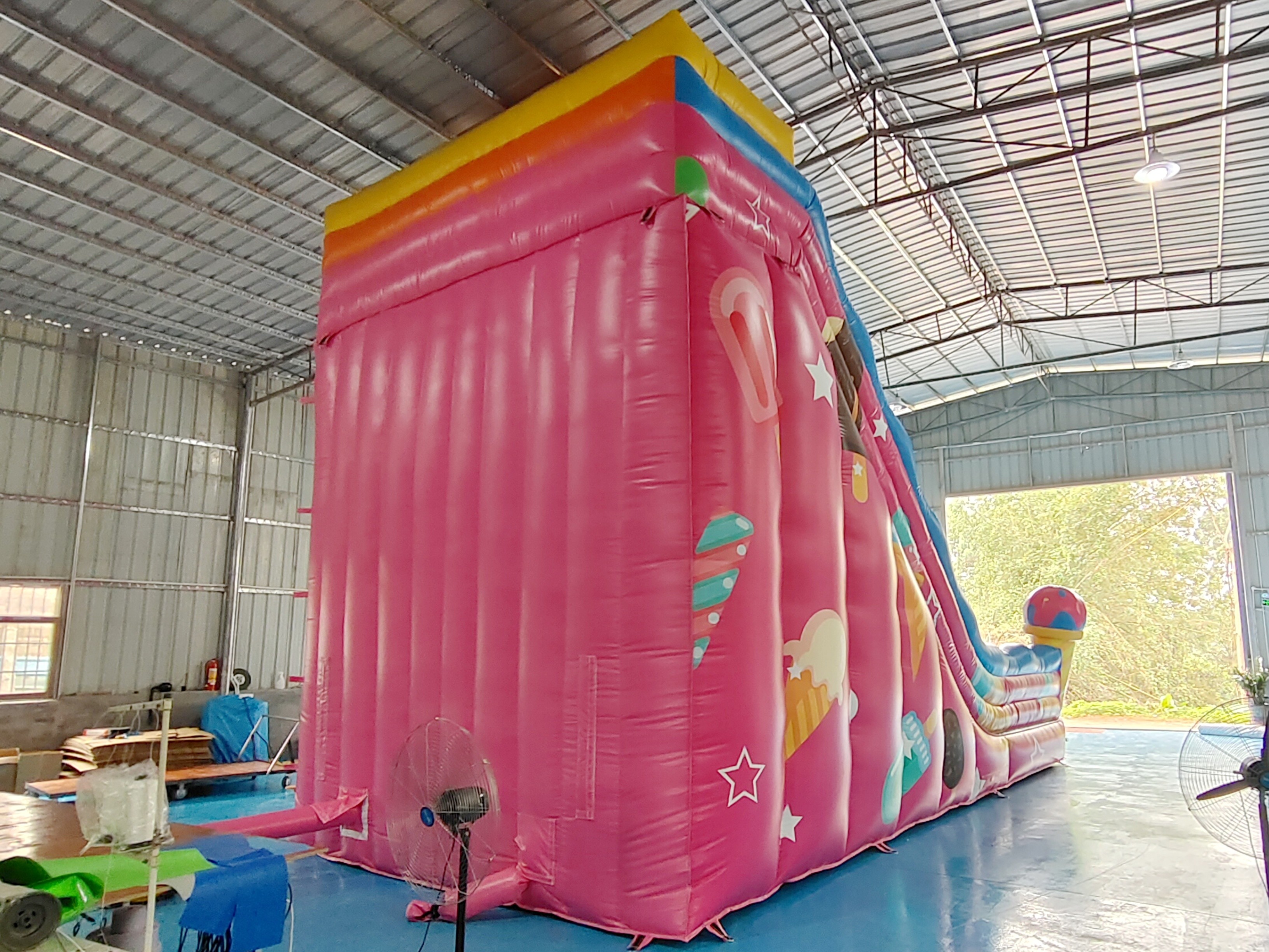 0.55mm PVC Tarpaulin Inflatable Slides Ice Cream Cupcake Cartoon Inflatable Dry Slide High Slide For Kids And Adults