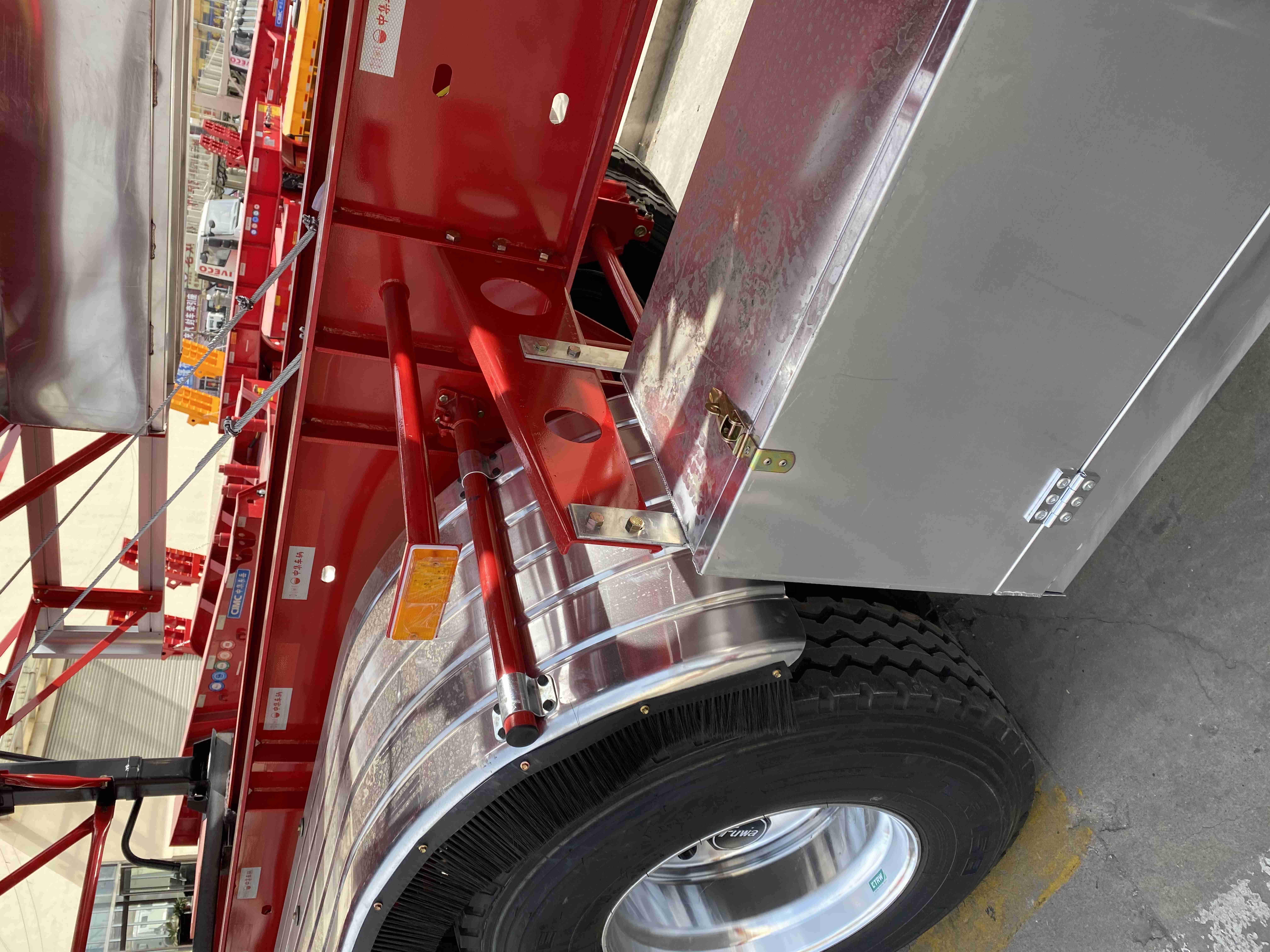 20001-25000 kg Max Payload CIMC Axle's 3-Axis Container Chassis Frames