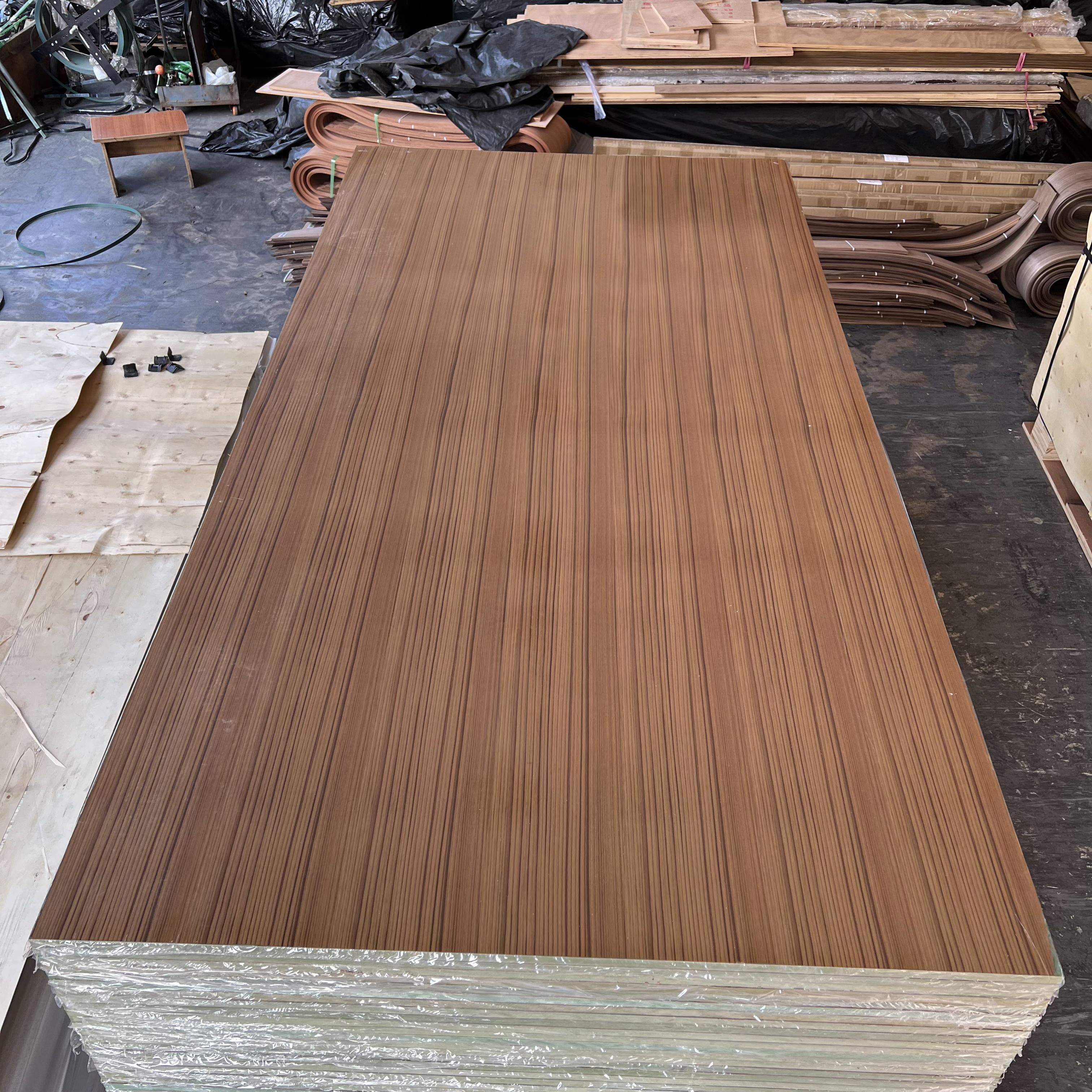 Factory Supply Natural Wood Veneer 0.2mm 0.3mm 0.5mm 1mm 2mm 3mm Natural Plain Cut Burma Teak Veneer