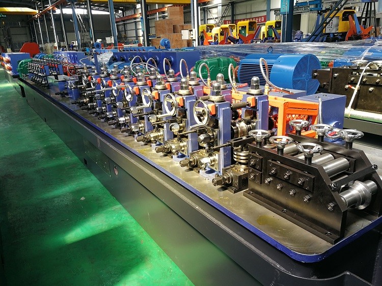 Broom pipe making machine