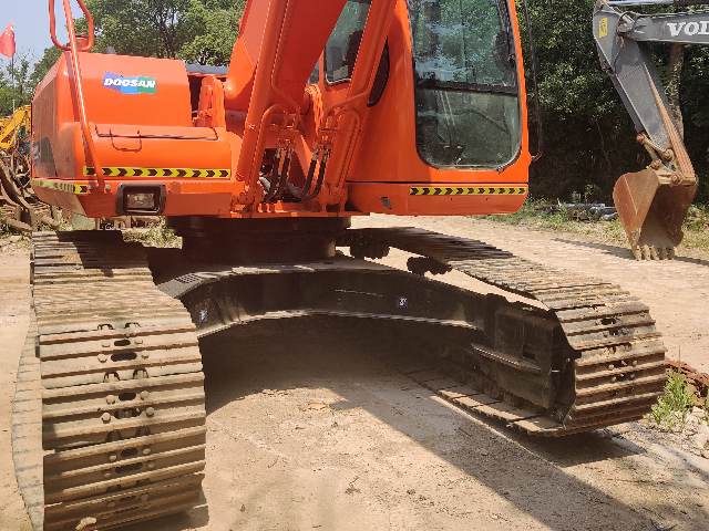 Doosan DH220LC Excavator Plate