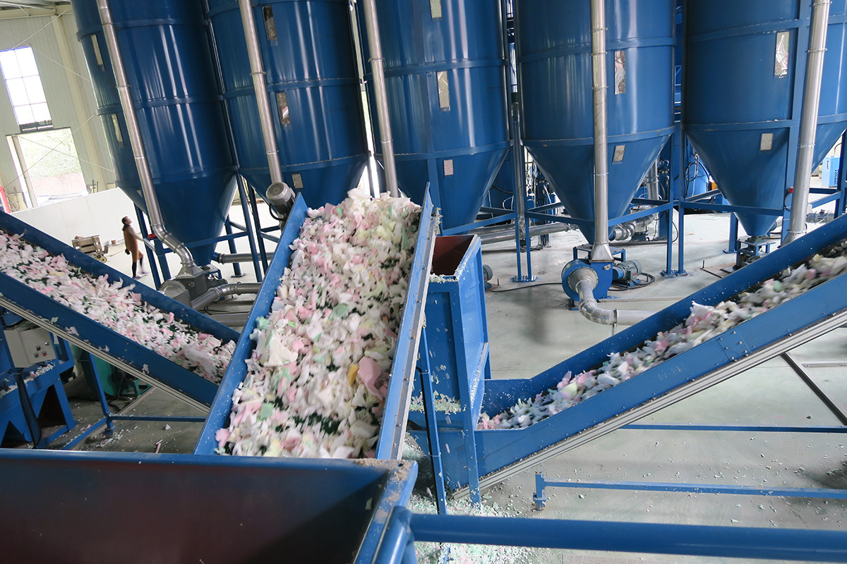 22 M³ Rebond Foam Material Storage Tank Recycling PU Foam Shredded Crushed Stirring Silo For Steam Foaming Machine