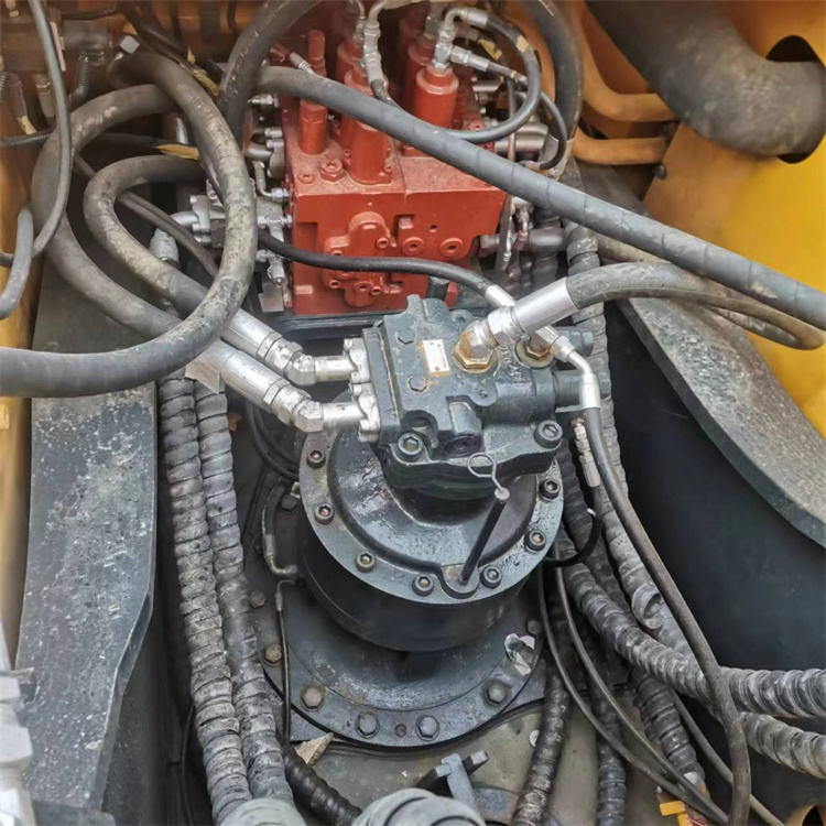 Hyundai Excavator 330 Crawler Chain Moving Type Machine Weight 32000 KG Korea Original