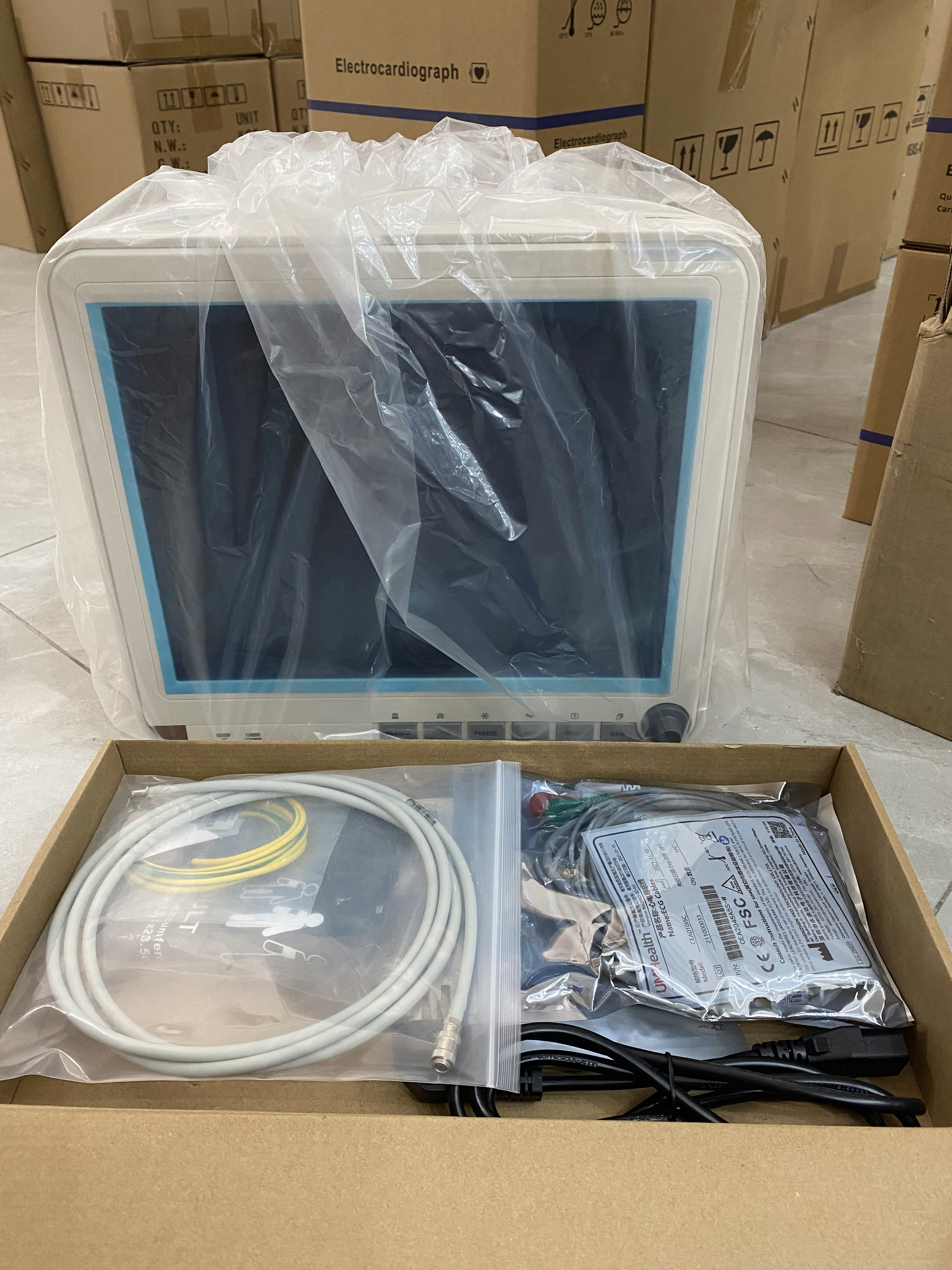 15 Inch Multi Parameters Clinical Analytical Instruments Bedside Vital Signs Monitor