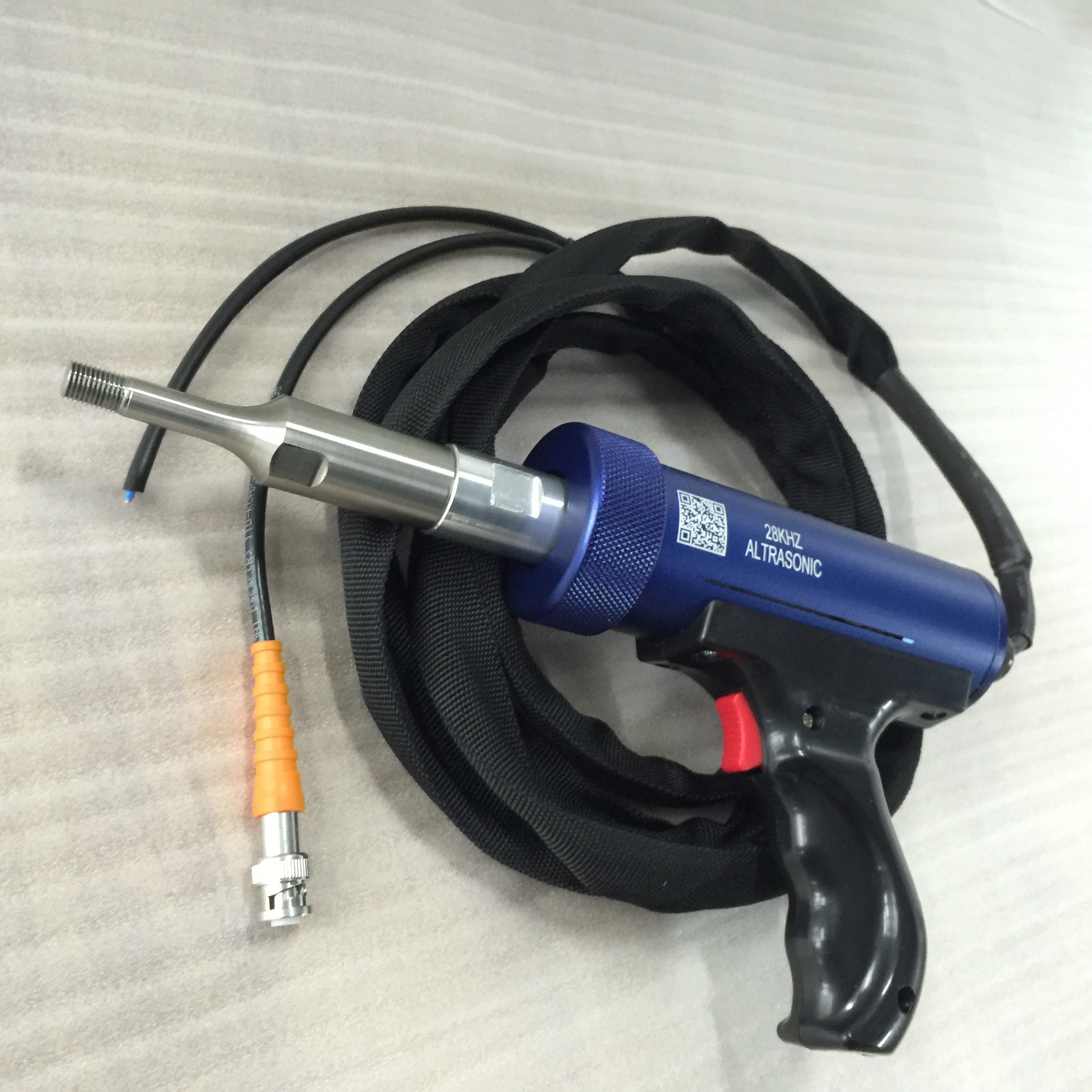Automatic Ultrasonic Riveting Welding Machine 28KHz 500W For Automobile