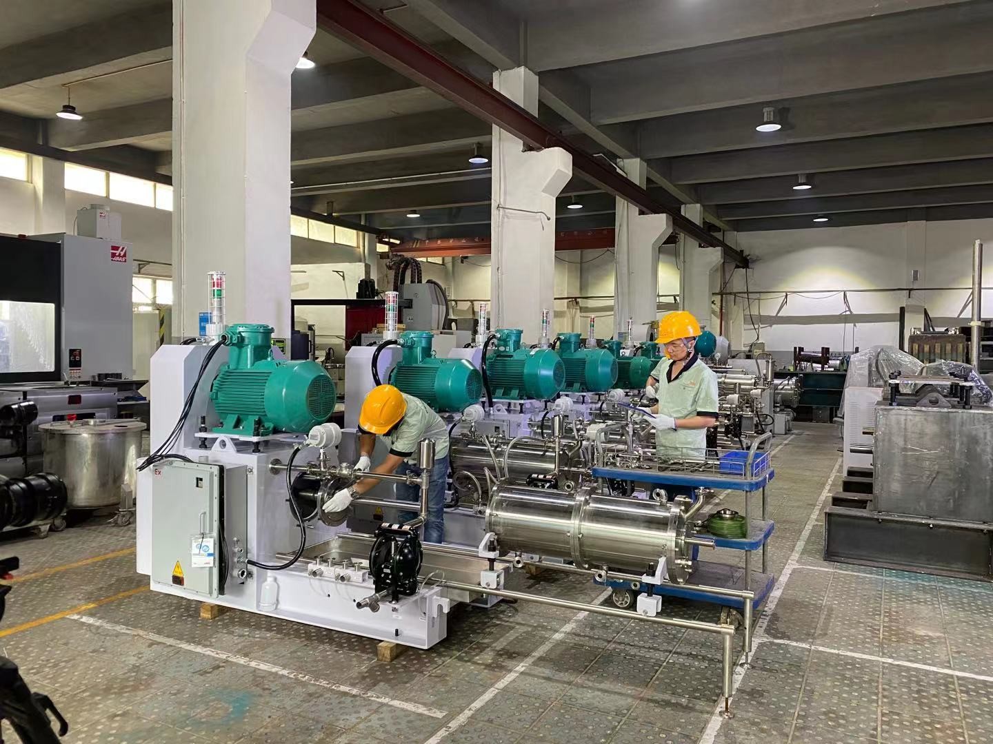 Axis Discharge 55kw Sand Mill Machine For Alumina Electrode Material