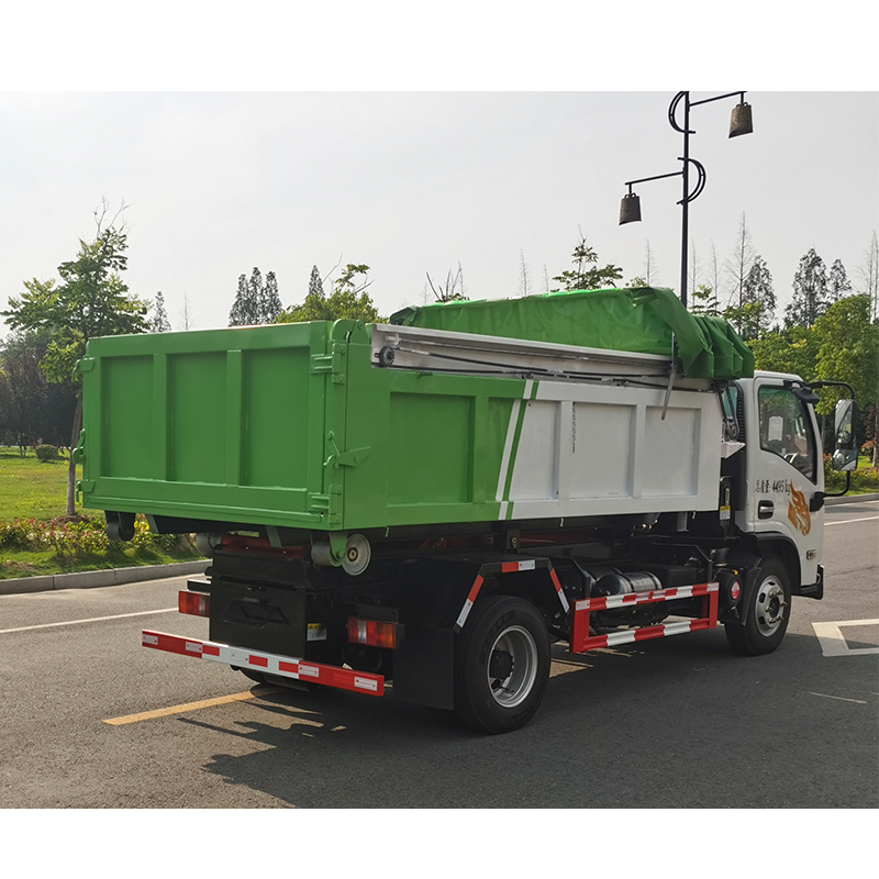 4X2 Drive Wheel Chinese HOWO 6-8 CBM Hook Arm Hydraulic Lift Containers Garbage Truck For Environmentally Friendly Hotels