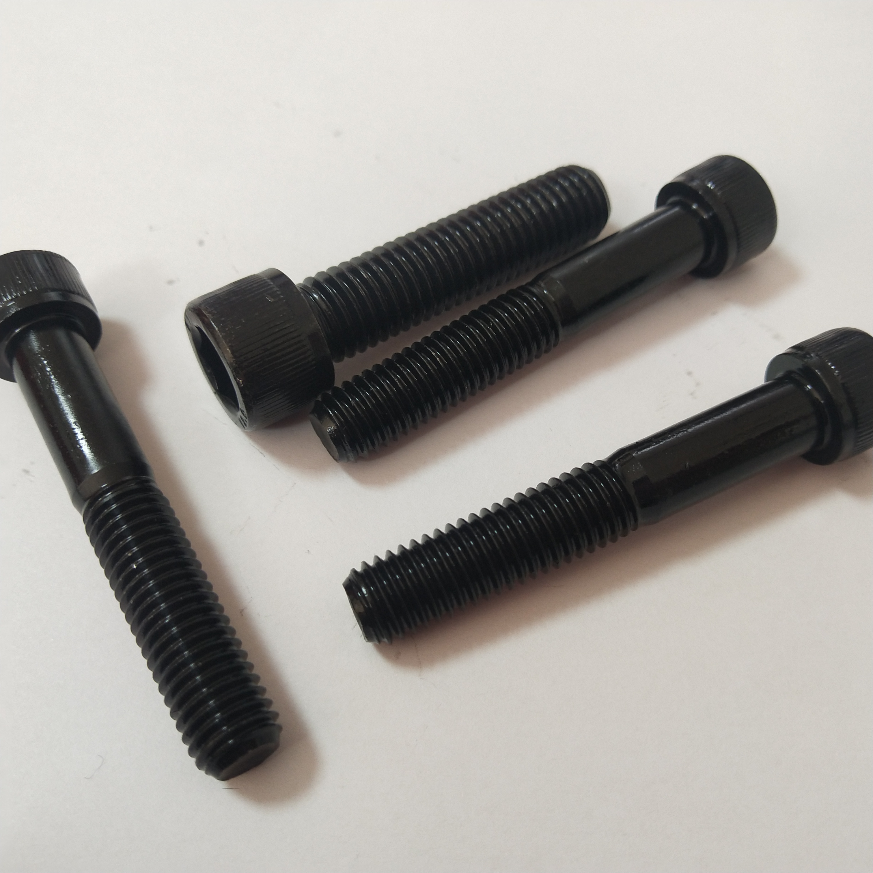 ASTM A574 Black Oxide Finish Hexagon Socket Head Cap Screws DIN912 in Industry Standard