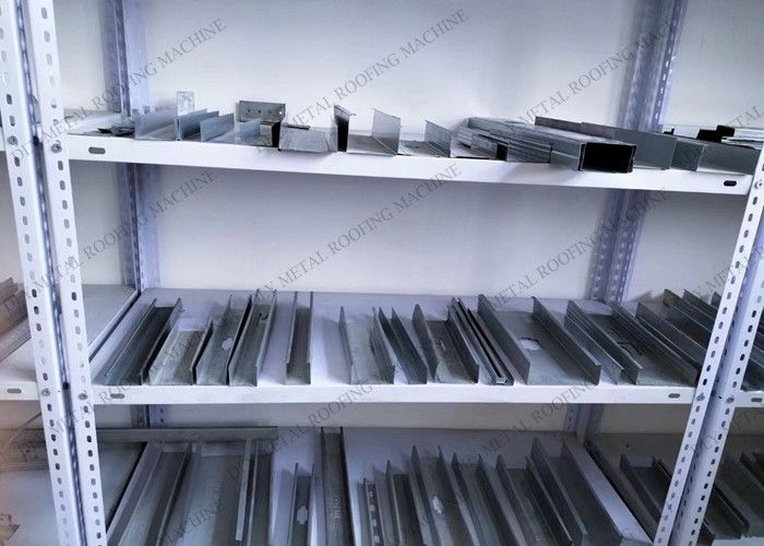 3500kg Omega Shape Forming Machine 3P C Stud Roll Forming Equipment