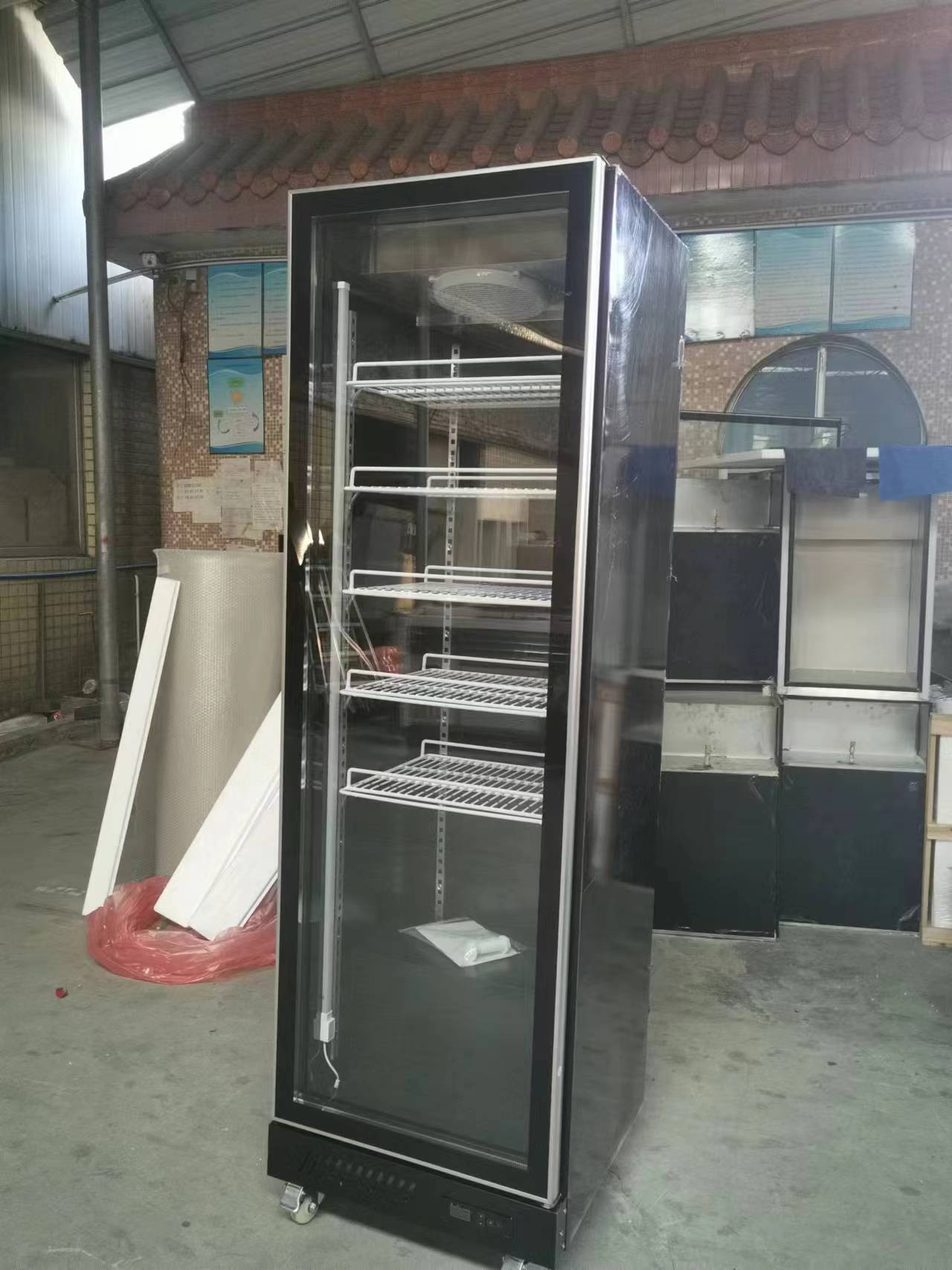 R290 Single Door Upright Fridge Commercial Beverage Display Refrigerator