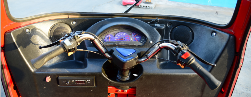 Semi Enclosed Gas 80km/H 150cc Motorized Passenger Tricycle