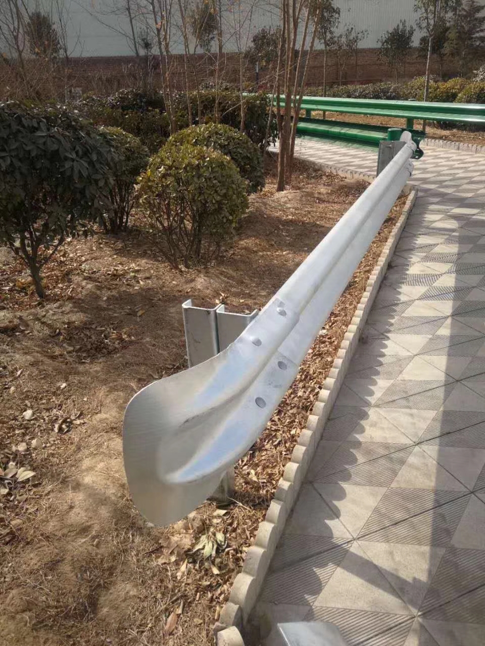 Q235 Q345 Galvanized Steel Highway Guardrail Fishtail End for Customized Projects