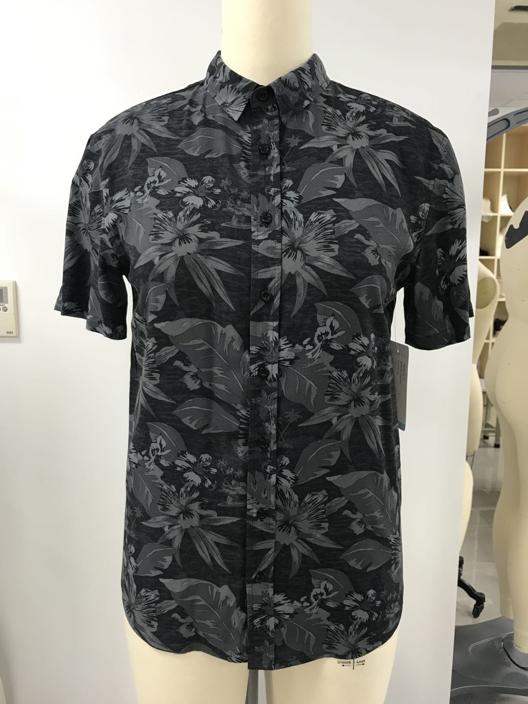 100% Viscose Summer Casual Leaf Print Short Sleeve Shirt Beach Style