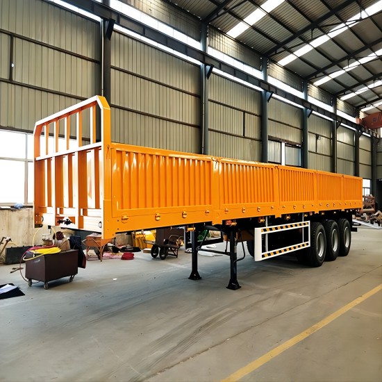 CIMC 40FT 3 Axle tare weight 8.5t 1300*2500mm heavy duty mechanical suspension 13pc leaf spring Wall Side Rollover semi trailer