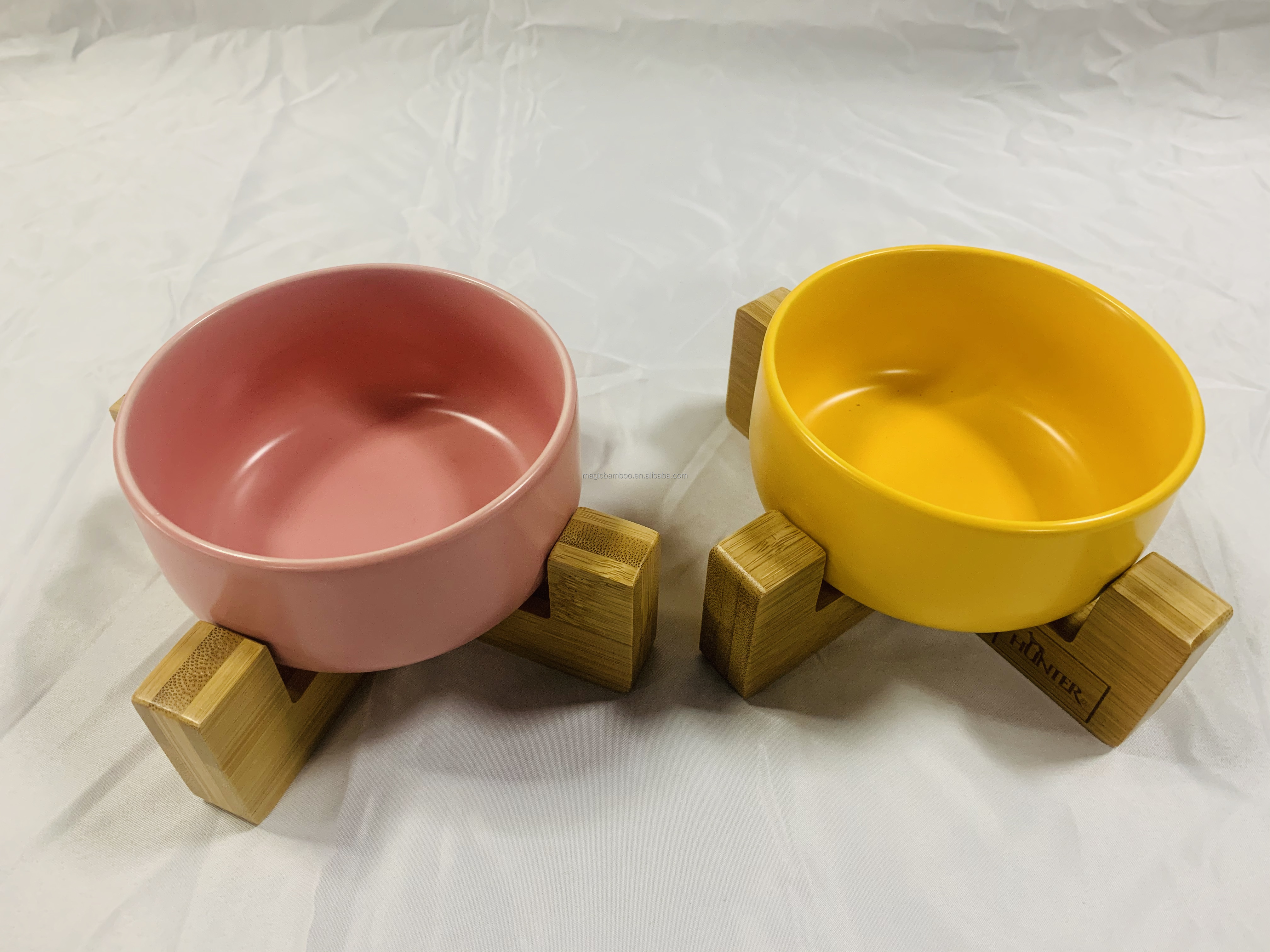 Single Multicolor Dog Bowl Holder Made of Natural Bamboo Add Bowl 7.5cm Height for Outdoor