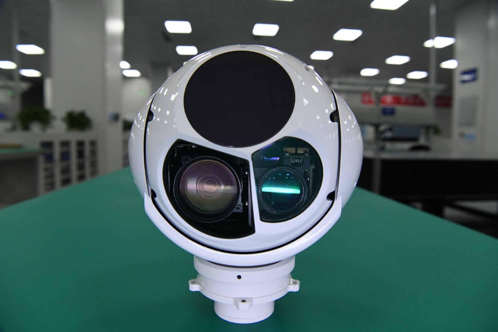 Gyro Stabilized Electro Optical Infrared Systems UAV Sensor With LRF
