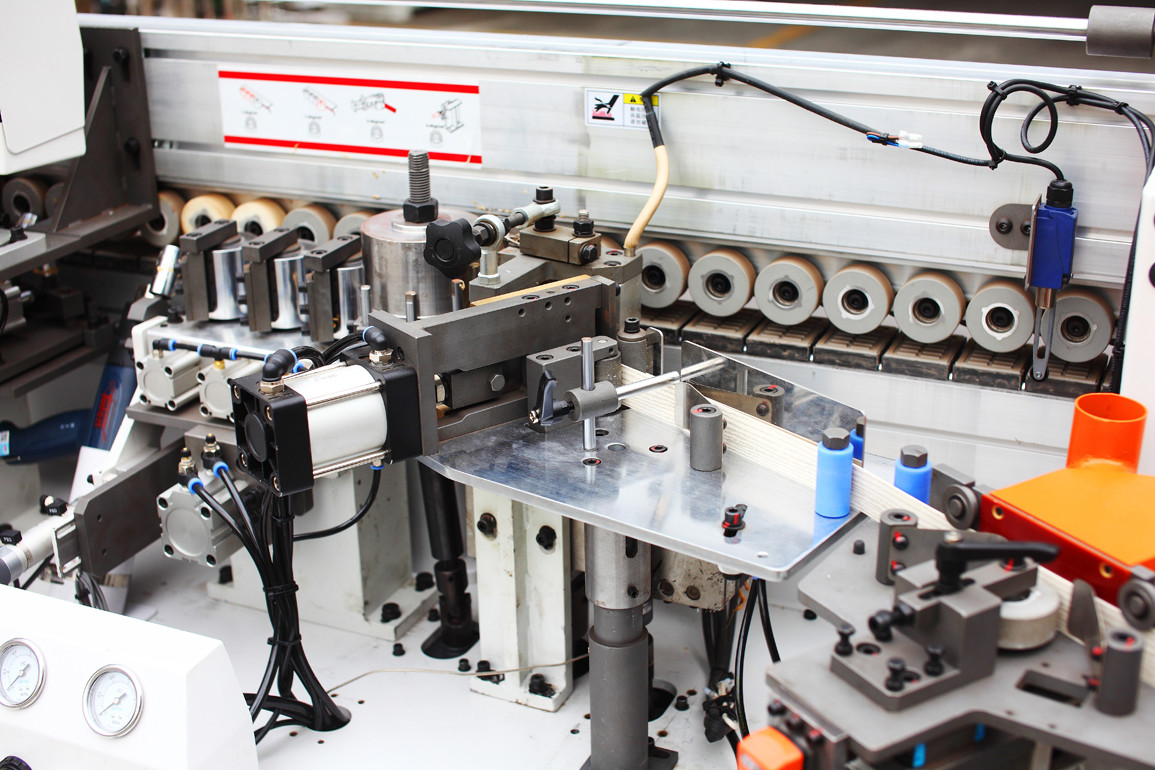 Bevel 45 Degree Edgebander With Pre Milling Abs Edging Machine For Mdf