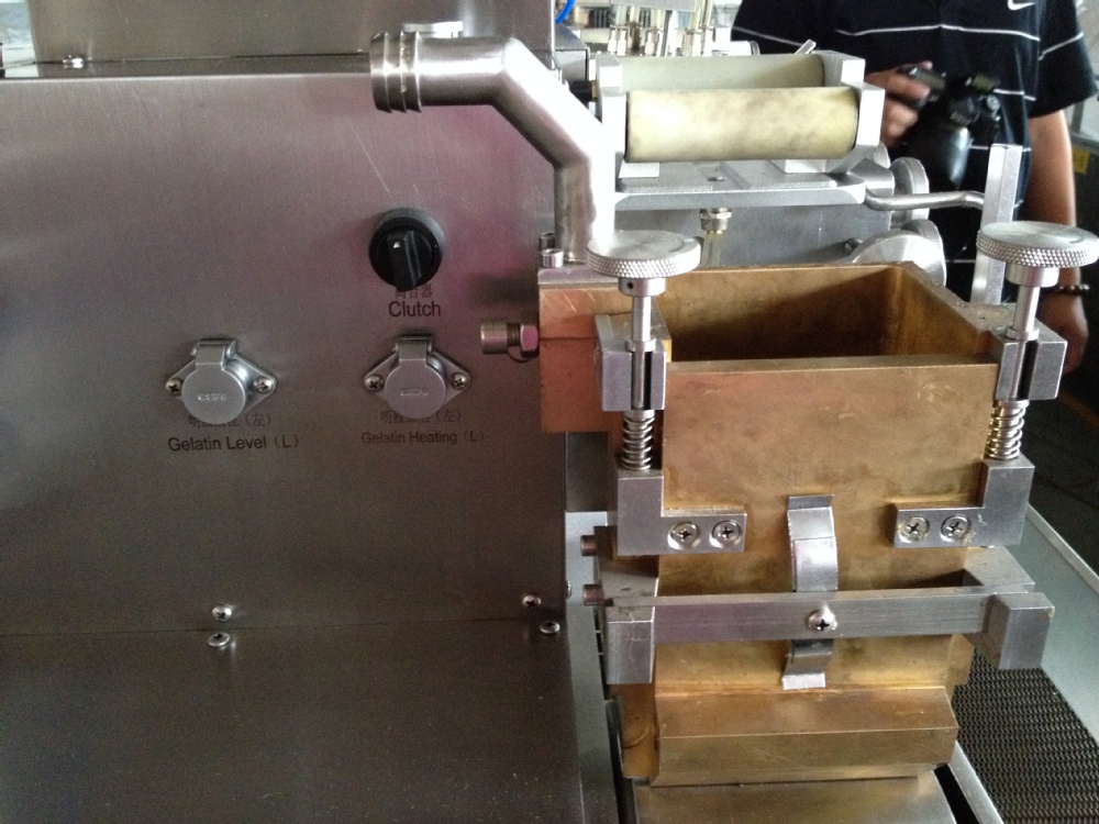 Spreader box and Die roll Copper Capsule encapsulation Filling Machine Parts