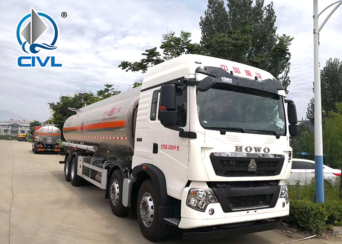 SINOTRUK 38000L Oil Tanker Truck 8*4 , HOWO Fuel Tanker Truck