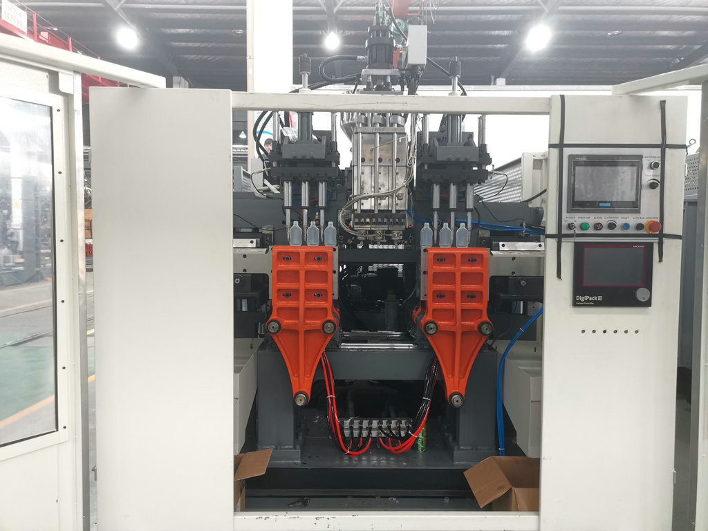 Small PE Blow Molding Machine Multi Heads Die Head Double Station