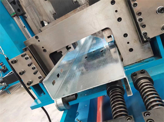 Hydraulic Cutting Cz Roll Forming Machine Galvanized Steel Coils 1-3mm Thickness