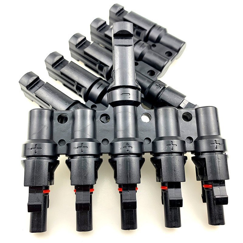 TUV T Type 30A Solar Panel Connectors IP67 Degree Multipurpose