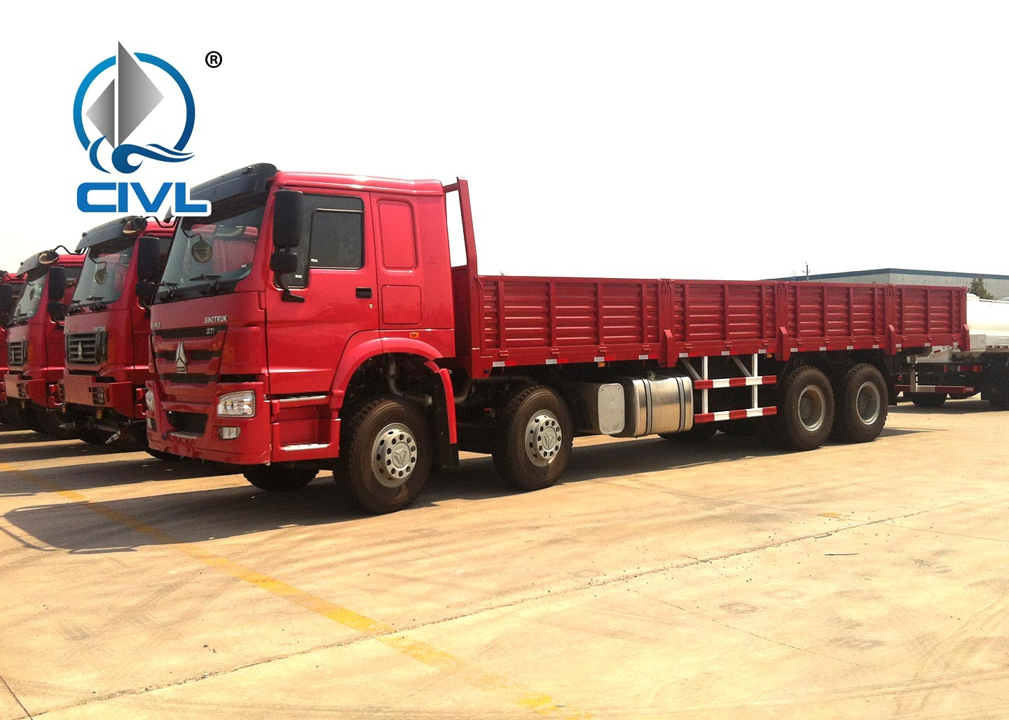 SINOTRUK HOWO 8x4 Heavy Cargo Trucks / Diesel Box Stake Truck , STRONGEST TRACTOR