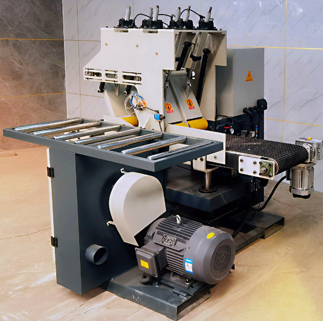 Woodworking Horizontal Band Resaw Machine With Return Conveyor Belt