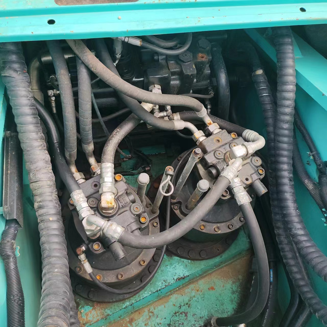Original Hydraulic Valve Used Kobelco SK480 Crawler Excavator Machine for Construction