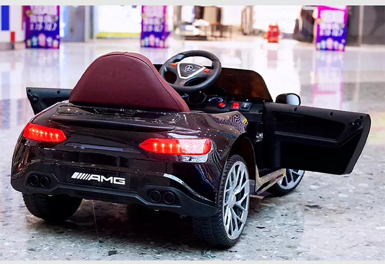 Remote Control Music Children Electric Car/ Kids Ride On Car 12V Red Max load 30kg