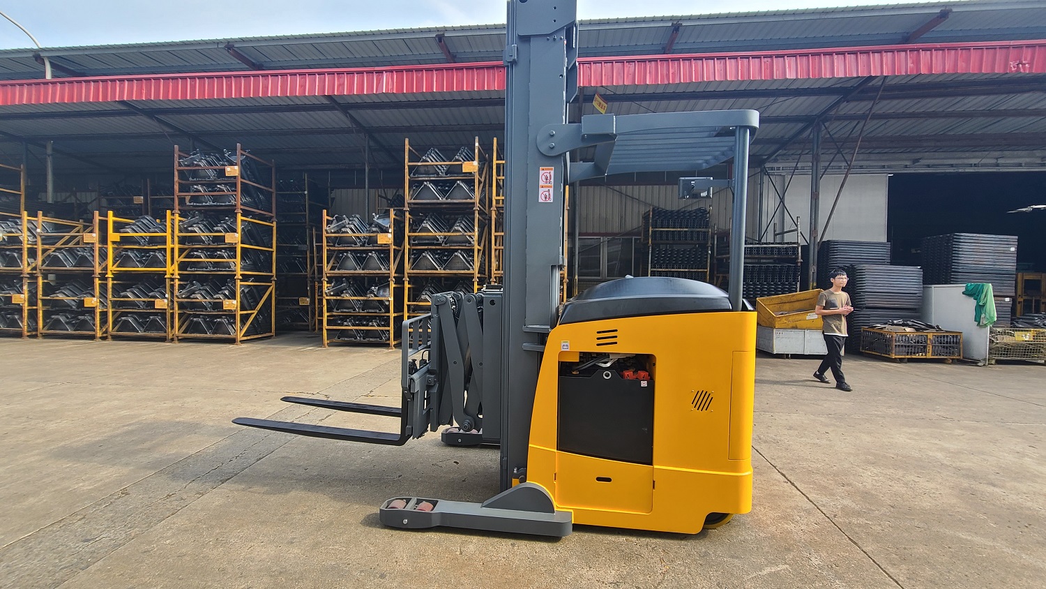 1.5 Ton 2 Ton Double Deep High Reach Forklift With Overall Dimensions 2585*1308*2125mm