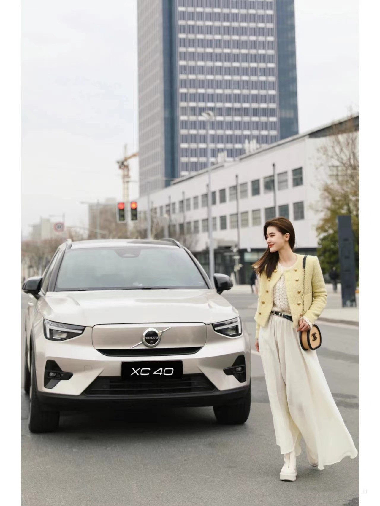 78kWh Battery Capacity Dual Motor Four-Wheel Drive Mobile APP Remote Control Electric SUV Cars VOL-VO XC40 RECHARGE AWD