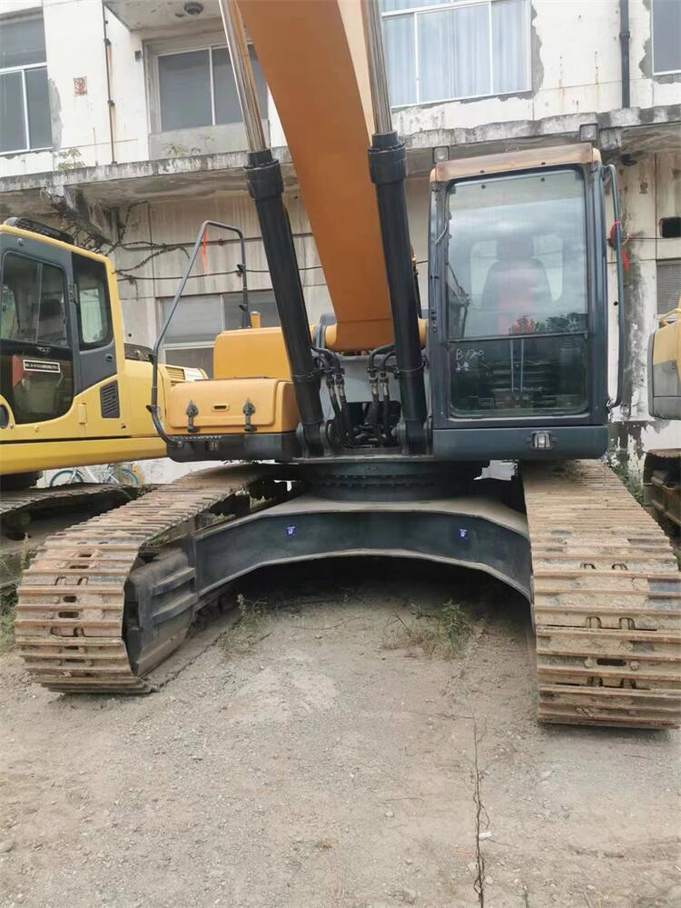 Get a Great Deal on Used Hyundai R305-9T R305 Excavator with Cummins Engine in Shanghai