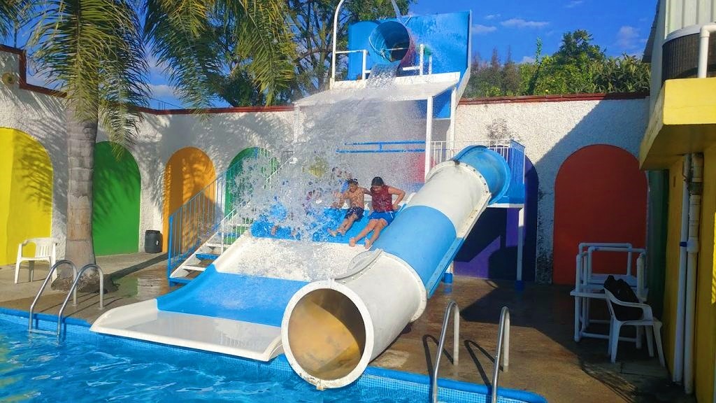 OEM Water Amusement Spray Park Facilities Kids Swimming Pool Fiberglass Water Slide