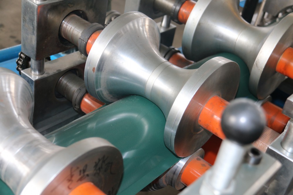 CE Ridge Cap Roll Forming Machine Cr12 Hydraulic Cutting