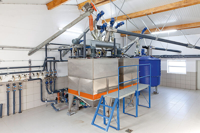 High Tolerance Pig Farrowing Crates for Customized Agricultural Livestock Equipment