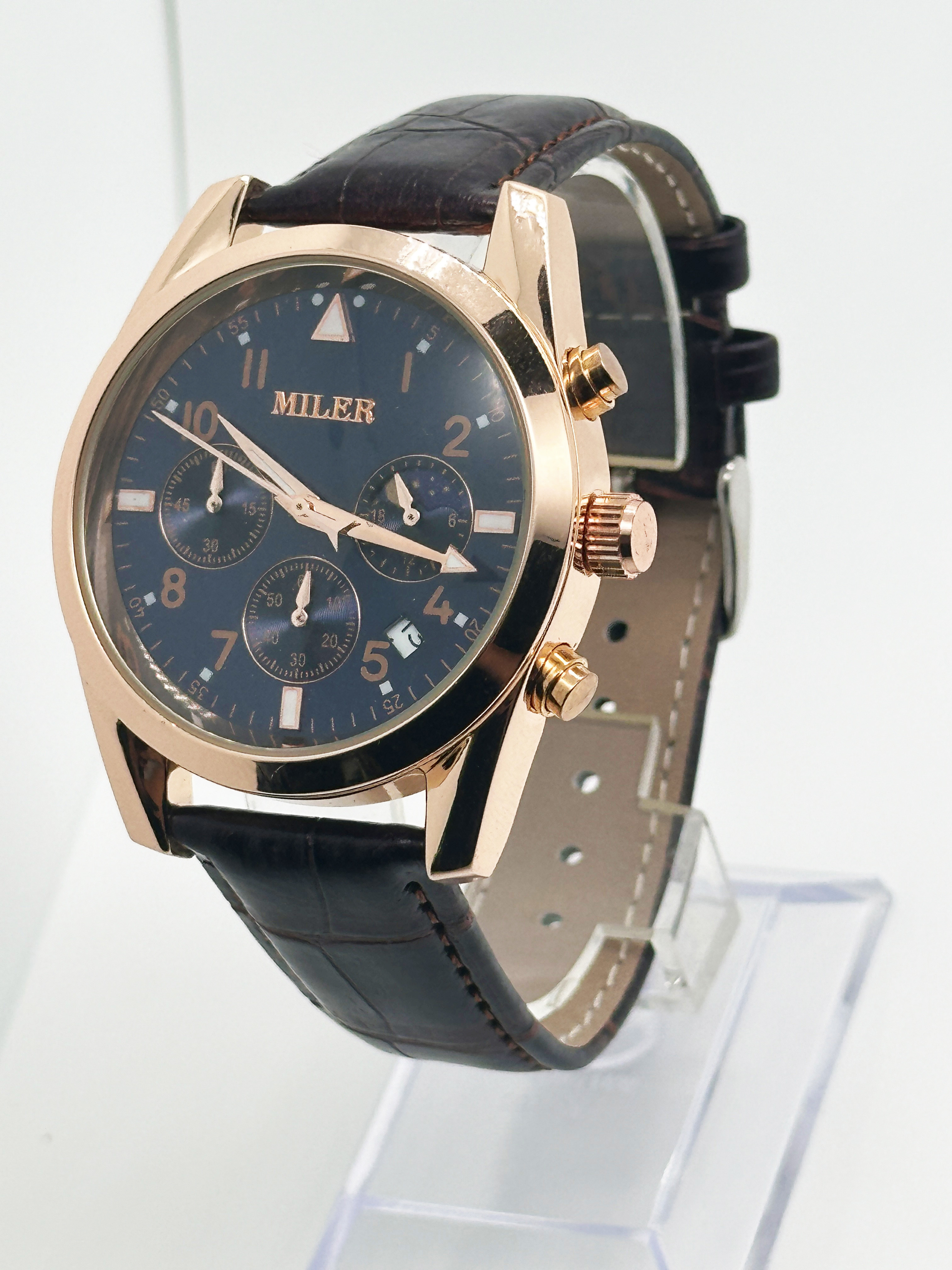 Classic Luxury Men Quartz Watch Waterproof Round Fashionable Mens Watches