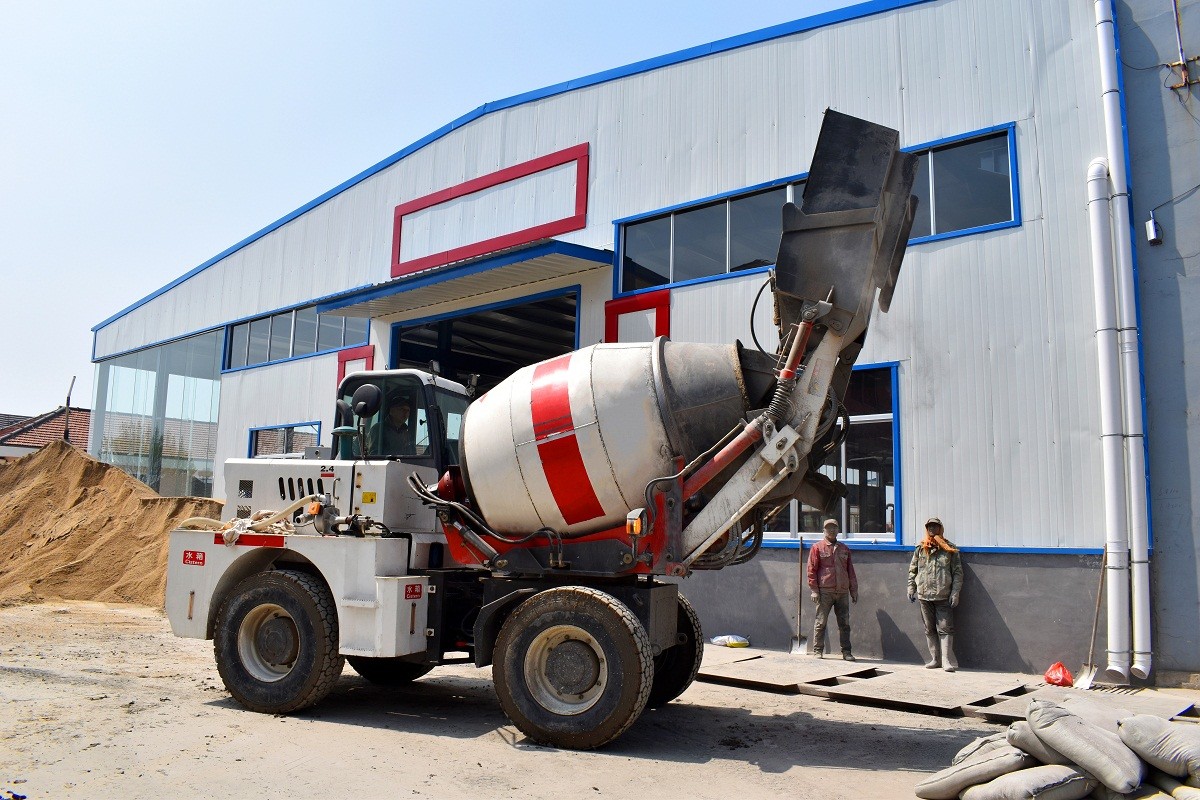 Mixing Equipment 1cbm Self Loading Mobile Concrete Mixer Truck