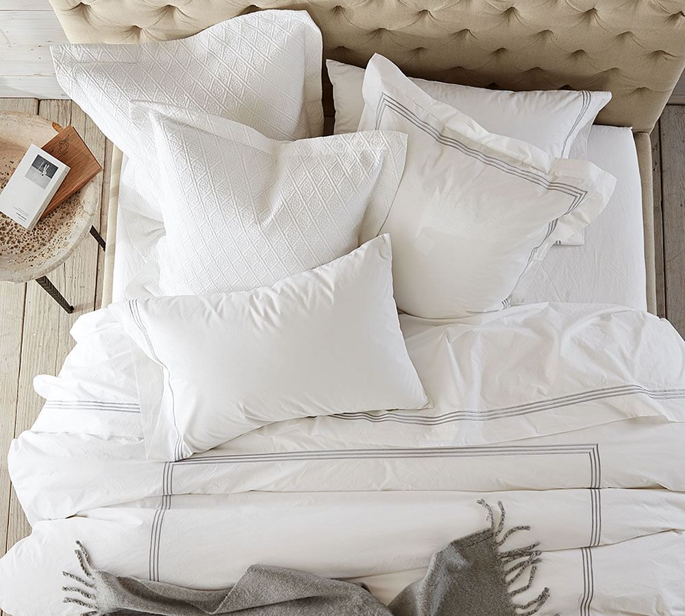 HotelHome 100% Cotton Embroidered Duvet Cover Bedding Set 4 Piece Single Double Queen King