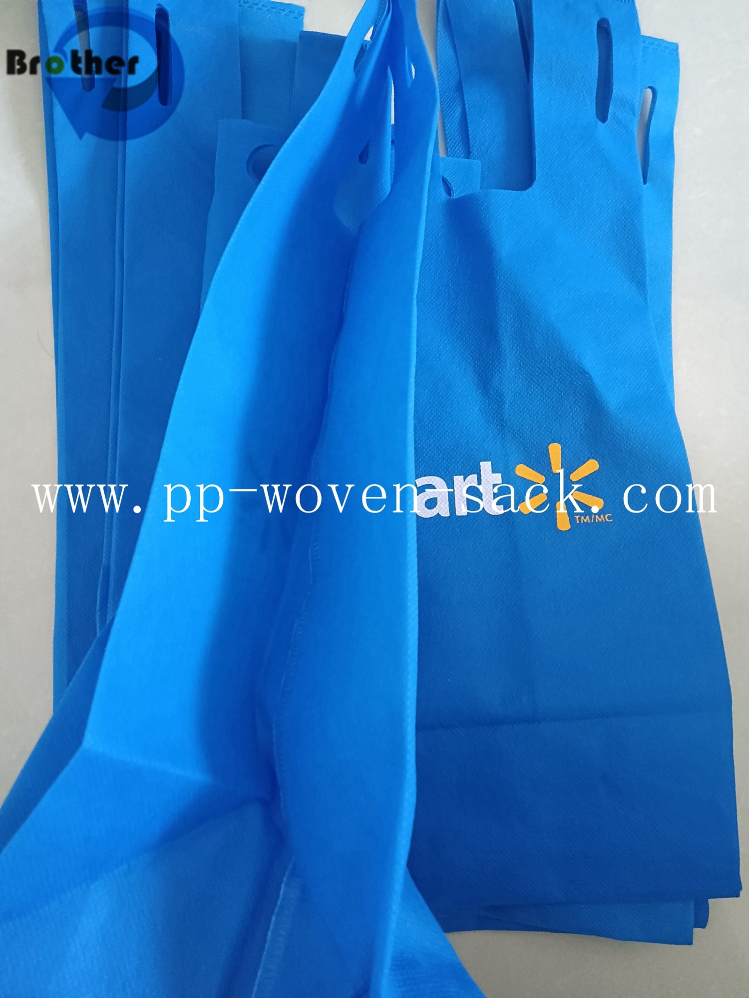 Eco-Friendly Reusable Vest T Shirt Nonwoven Walmar Tote Grocery Market Shopping Carry Gift PP Non Woven Bags for Sale