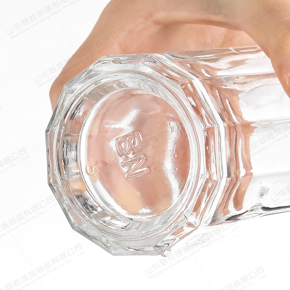 Vodka Wine Glass Bottle with Customized Bottle Color and Beautiful Crystal Design Bulk