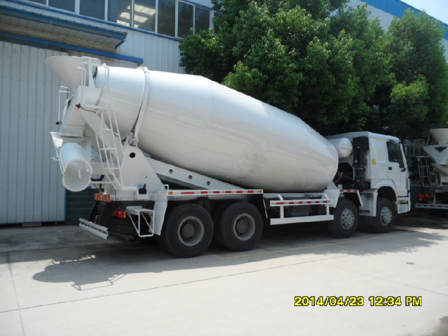 Sinotruk Concrete Mixer Truck Max Loading 16000kg With Hydraulic System