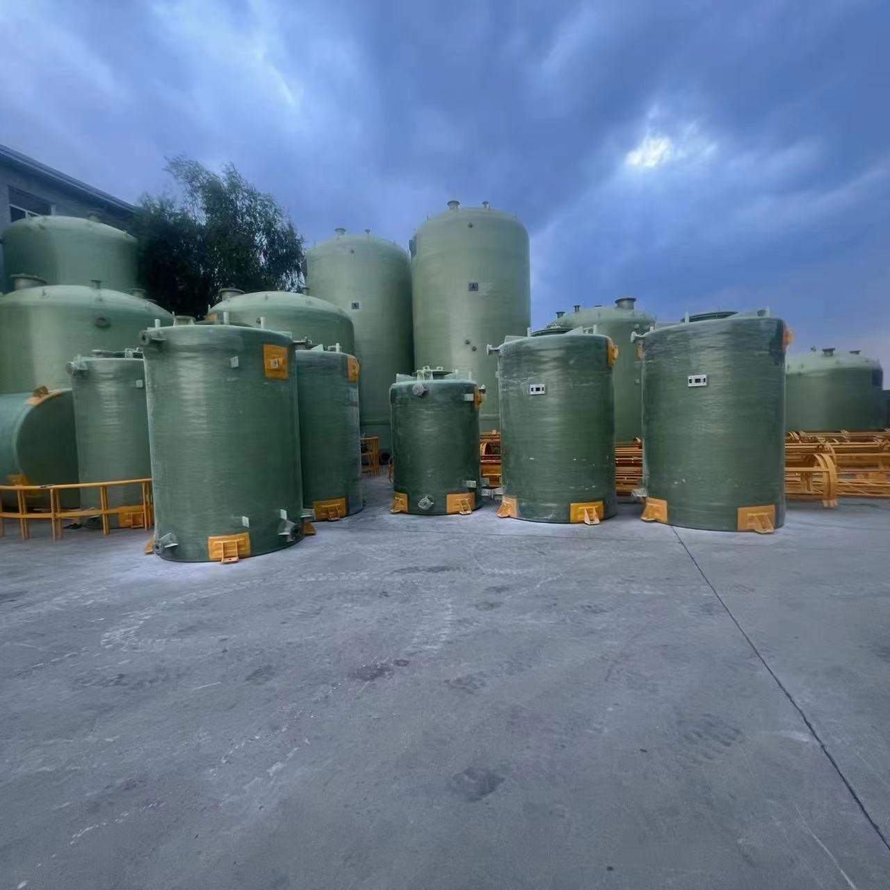 Frp Filament Winding Sulphuric Acid Storage Tank High Strength Watertight 2100 Gallon