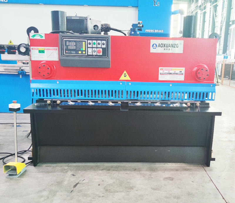 4*2000mm Hydraulic Guillotine Shearing Machine 13times/Min CNC Stainless Steel Guillotine