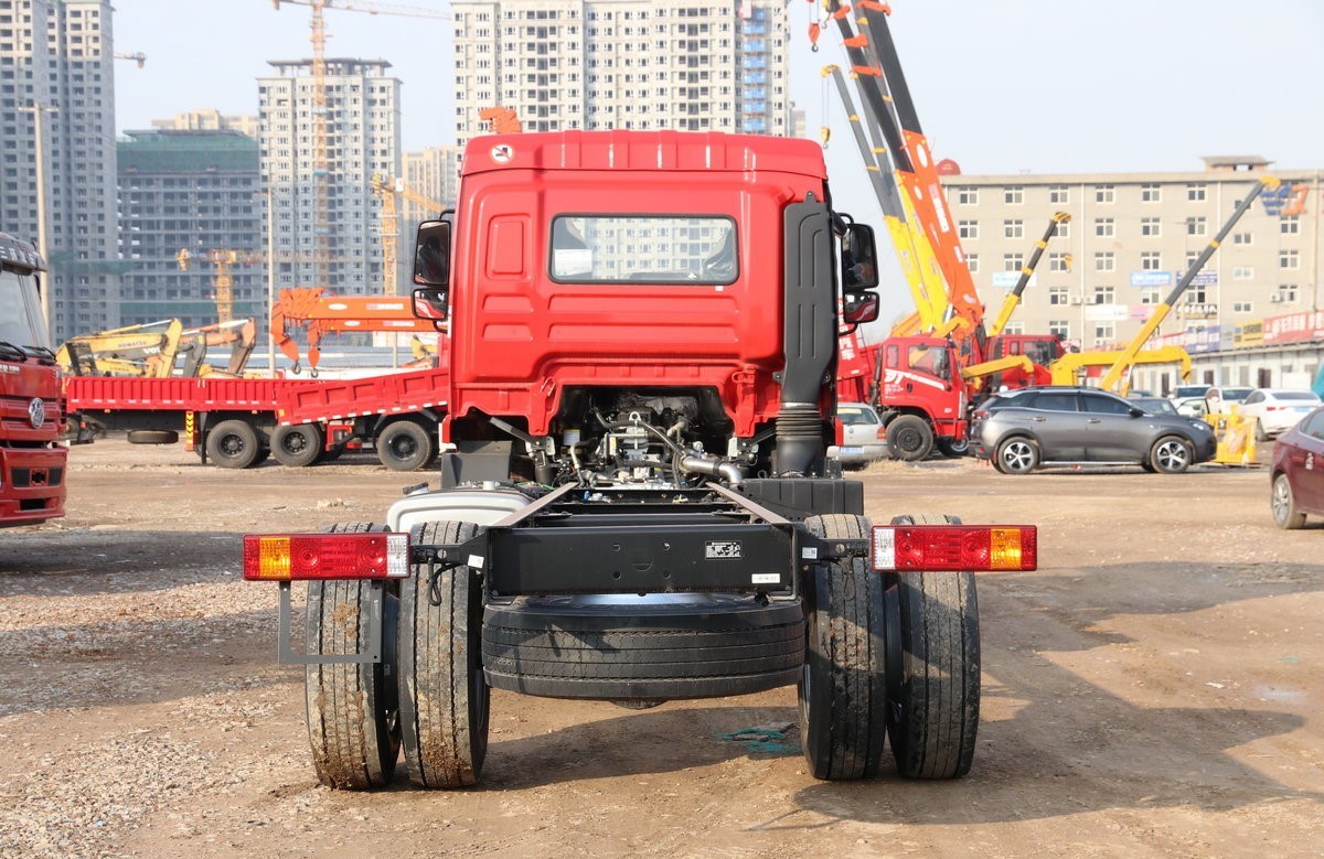 WEICHAI Engine 8*4 Heavy Truck Cargo Truck L5000 Top Performer In Heavy Duty Tasks