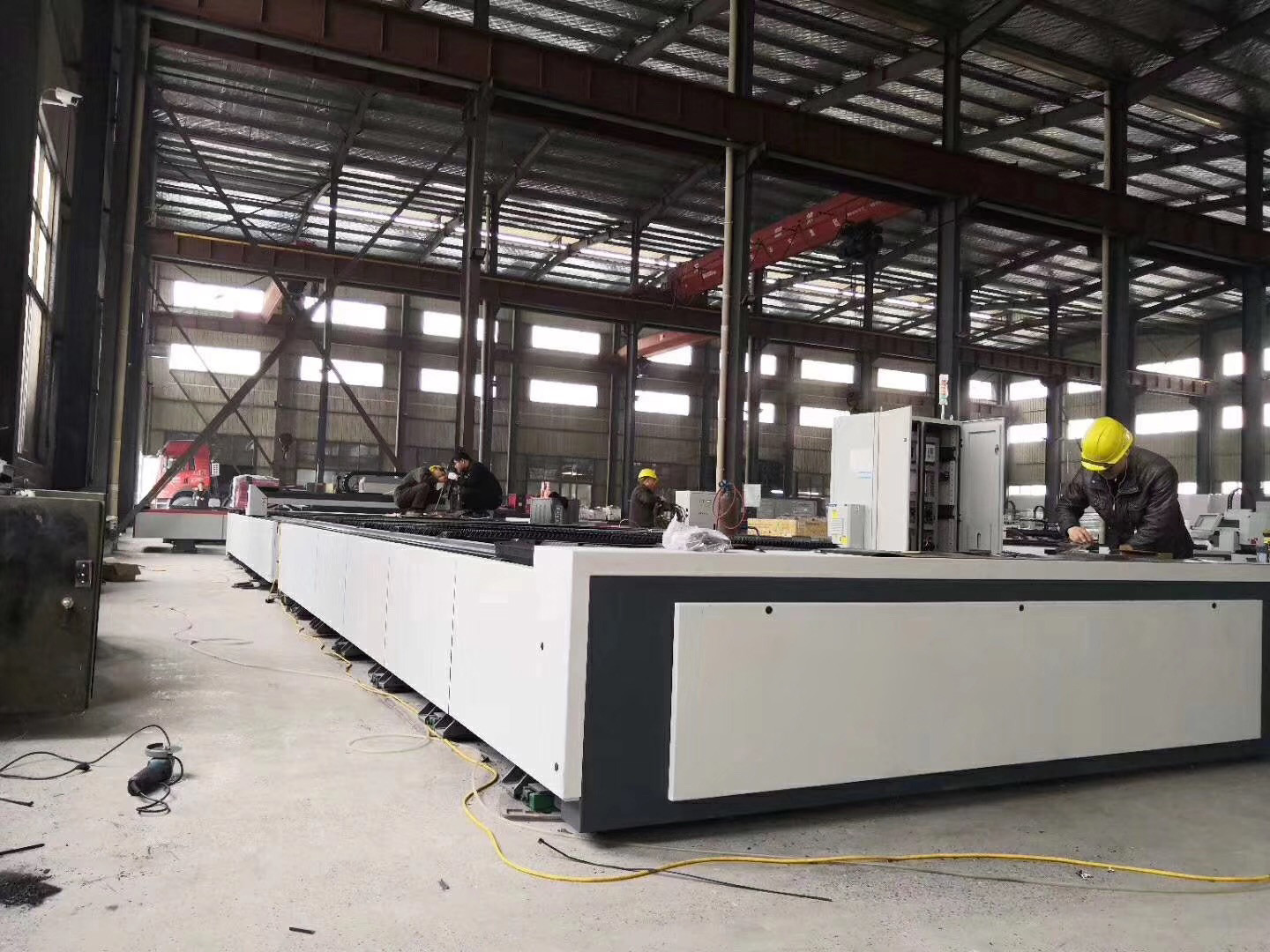 Type 6020 sheet metal fiber laser cutting machine 1500W price by jiangsu manufacturers lazer machine