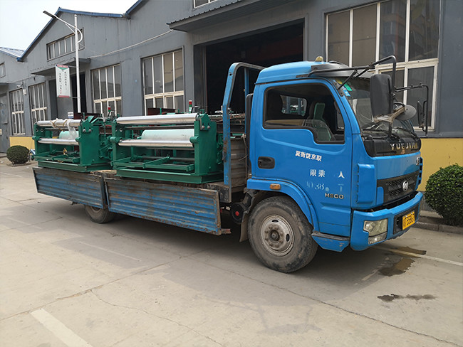 1300mm Width Wire Mesh Weaving Machine Mechanical Rolling Method 1 Year Warranty