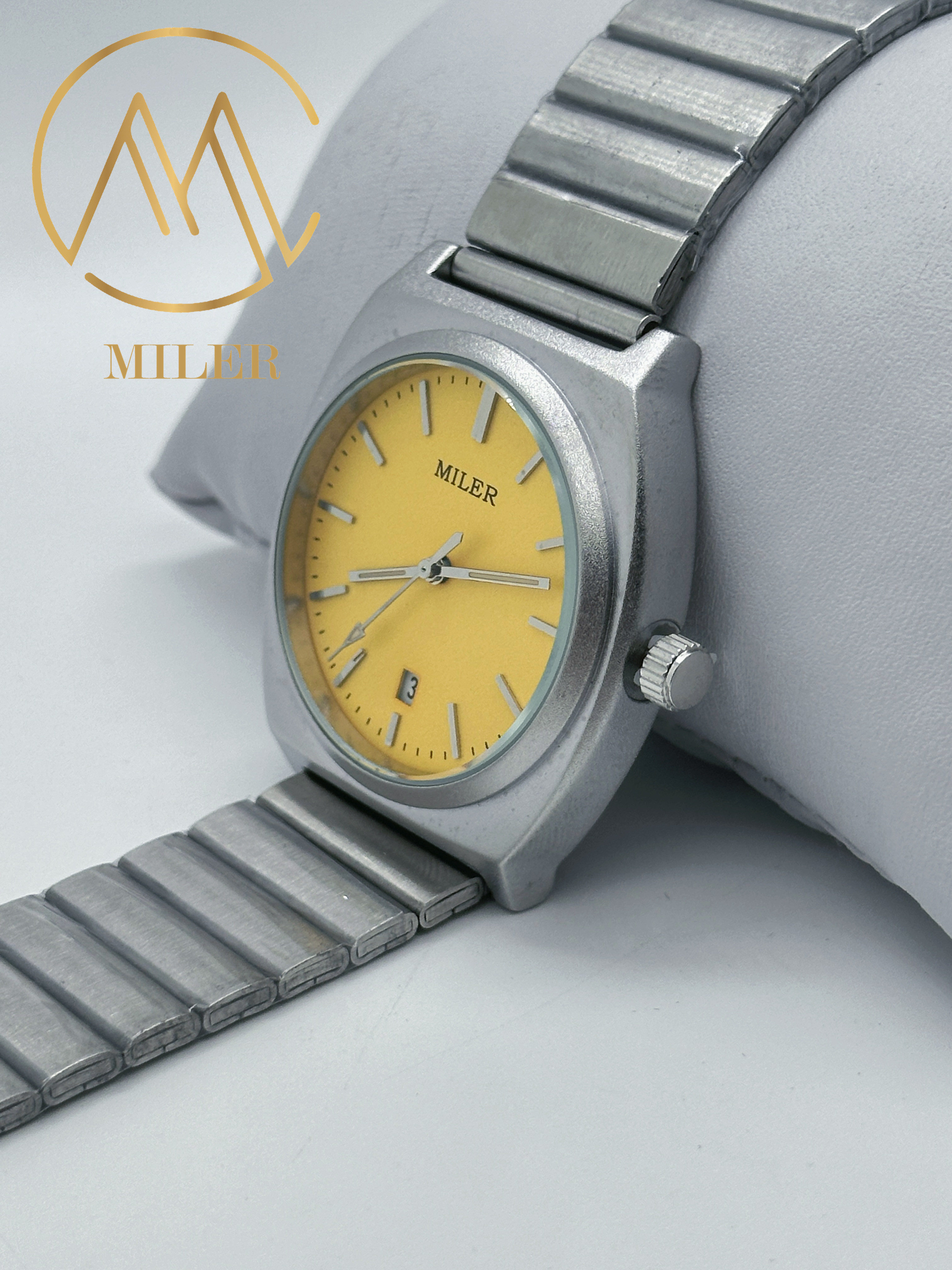 Customized Logo Digital Quartz Watch For Men With Water Resistant Display And Personalized Logo For Employee Awards