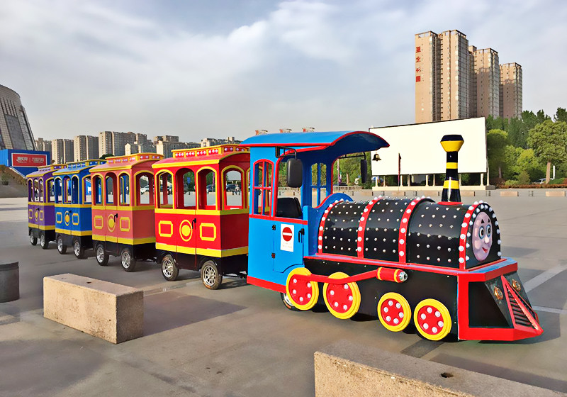 Thomas Small trackless sightseeing train Speed 28km/h FRP Motor Power 3KW